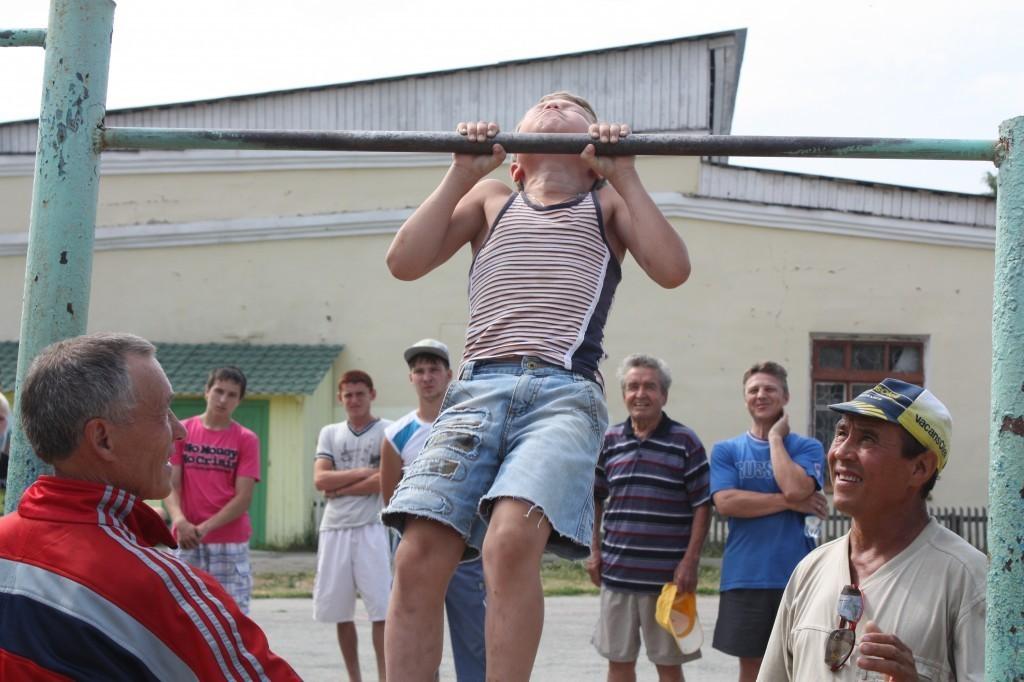 Подтягивания на скамейке