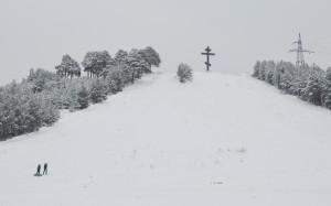 Опасное развлечение - кататься с городской горы Бесеновки