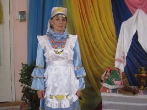 участница Дуслык Салимгараева Ф. в национальном костюме