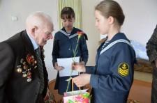 Дети поздравляют Василия Петровича Тарасова