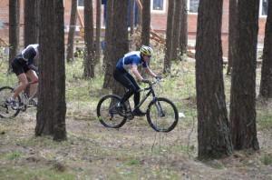 Лидеры гонки упорно боролись за первенство.