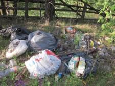 Устроили бардак на бесхозной дороге