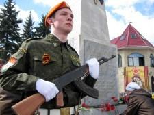 Торжественная вахта у обелиска