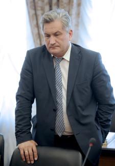 министр образования Юрий Биктуганов