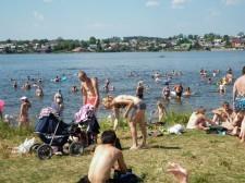 В зной на пляжах не протолкнуться