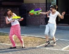 водные пистолеты