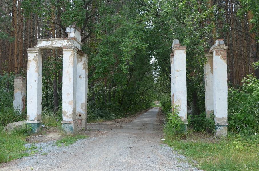 Большой исток. Парк большой Исток. Поселок большой Исток. Верхний Исток Свердловская область. Большой Исток Стелла.