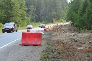 Расширение дороги начинается за 50-80 метров до моста