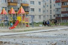 Идет благоустройство двора
