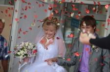 Молодожены