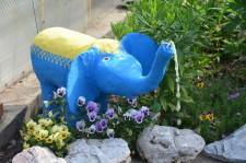 На усадьбе Южаниковых