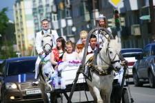 Жених на коне