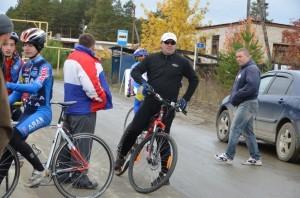 А. Г. Карамышев поддержал велосипедистов личным примером