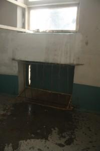 жители подъезда успели заметить огонь и вовремя его залили водой. 