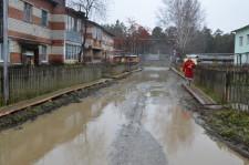 По деревянным мосточкам