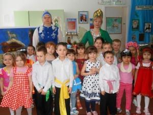 Воспитанники детсада в октябрьской сельской библиотеке