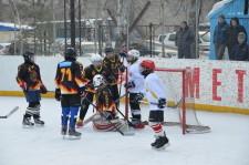 На Кубок Сысертского детского дома хоккей