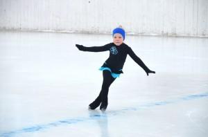 Юная фигуристка Вероника Яметова покорила зрителей своим талантом