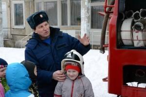 Экскурсия пожарных в детсаду №60