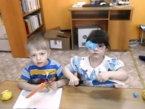 Дети мастерят поделки