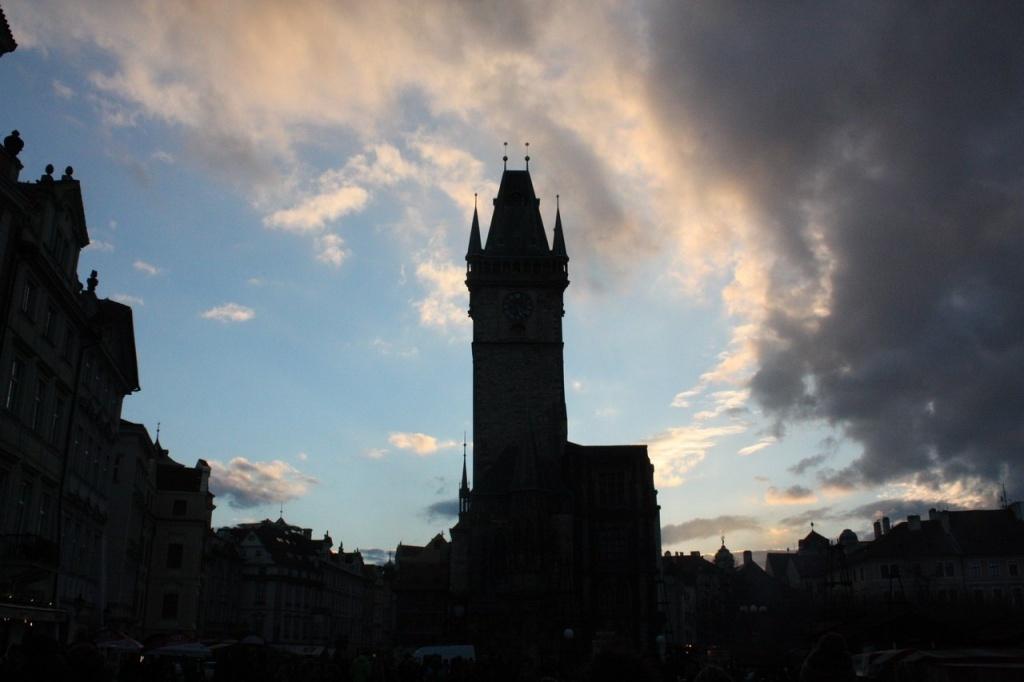 Башня с астрономическими часами