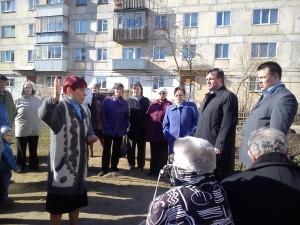 Глава встречается с жителями многоэтажки в Сысерти