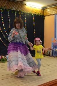 1 М. В. Бегева в образе Бабы Яги