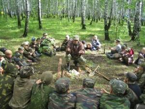 На занятиях по школе выживания