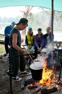 Лагерь "Сыскар" учит детей быть самостоятельными во всем