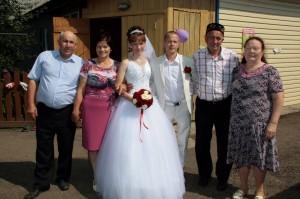 Молодожены - дочь Елена и зять Александр