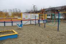 Большой Исток. Детская площадка