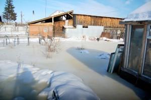 Огород на ул. Набережной затоплен напрочь
