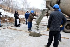 Начинается заливка фундамента здания на базе "Спартак"
