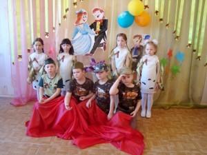 Участники танцевального фестиваля в детсаду №3