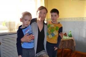 Елена с Толей и Арсением