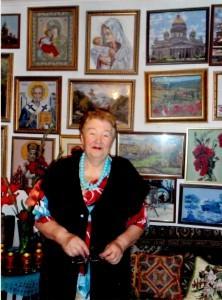 Н.Н. Кириллова среди своих работ