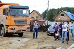 Представитель подрядчика ООО "СтройИнвест" грозился подать в суд и затребовать убытки за простой