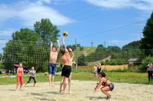Пляжный волейбол в День молодежи