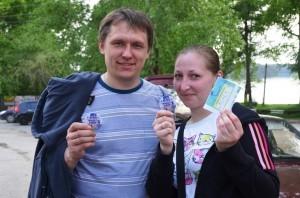 Довольные и уставшие туристы в награду получали памятный значок