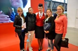 Фото со стюардессой "Уральских авиалиний"