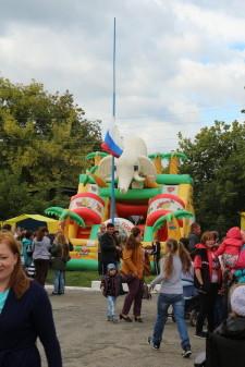 День села Щелкун работают аттракционы (2)
