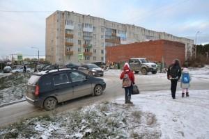 Опасная горка по пути в новую школу