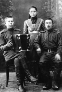 Василий Показаньев - с гармонью