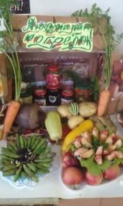 Угощения и дары природы на столах