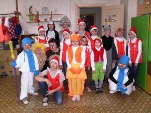 Дружный творческий коллектив Патрушевского ЦД поздравлял Деда Мороза с Днем рождения