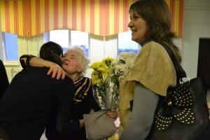 Ольга Павловна Сабурова радуется встрече с выпускниками