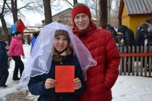 Анастасия и Александр поучаствовали в шуточном бракосочетании