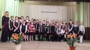 А. Бызов и А. Хижняк с учащимися музыкальной школы