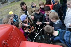 мастер-класс по узлам от пожарных в двуреченской школе
