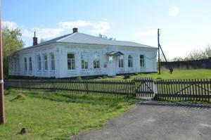 Бывшее здание школы, нынче - филиал двуреченского КОЦа